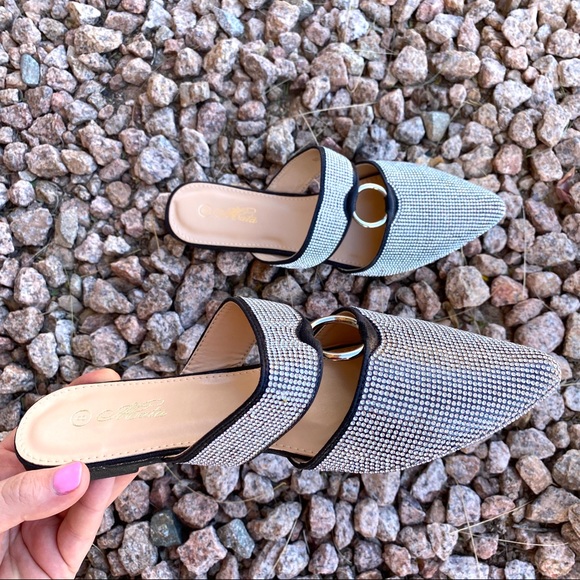 NIB Bling Rhinestone Sparkly Ring Mules Flats - Picture 3 of 10